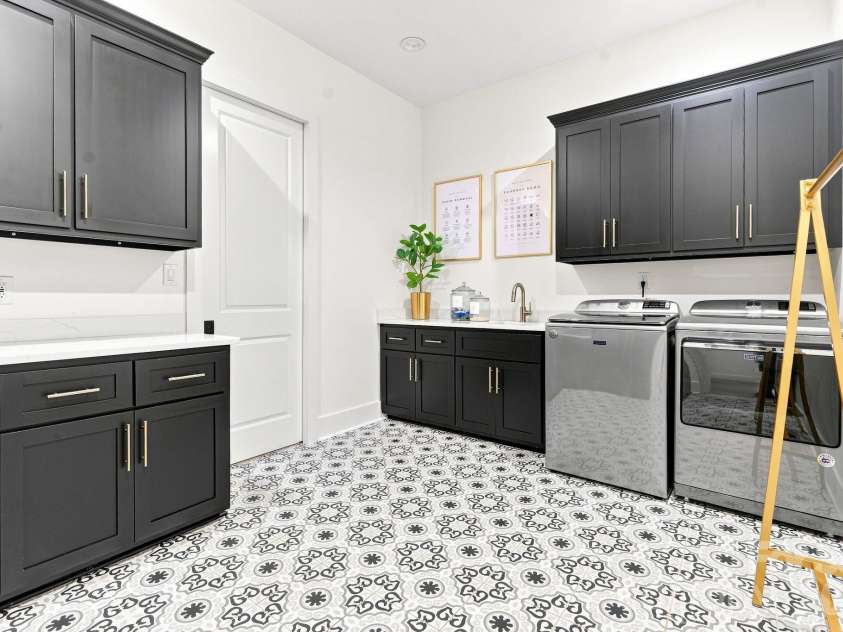 4761 Glen Hollow Lane, Hickory, NC 28601.  MLS# CAR4410689, YatesRealty ID 44071. 