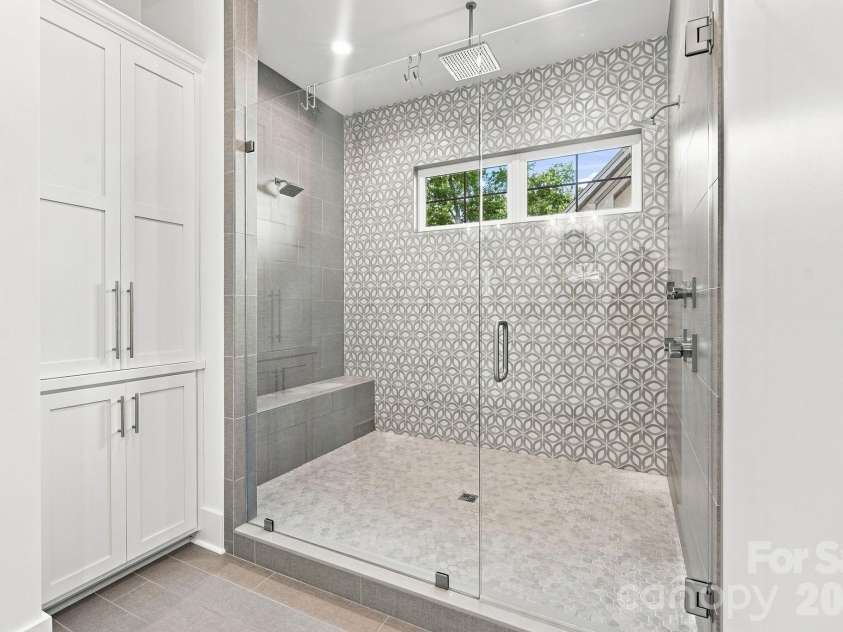 4761 Glen Hollow Lane, Hickory, NC 28601.  MLS# CAR4410689, YatesRealty ID 44071. 