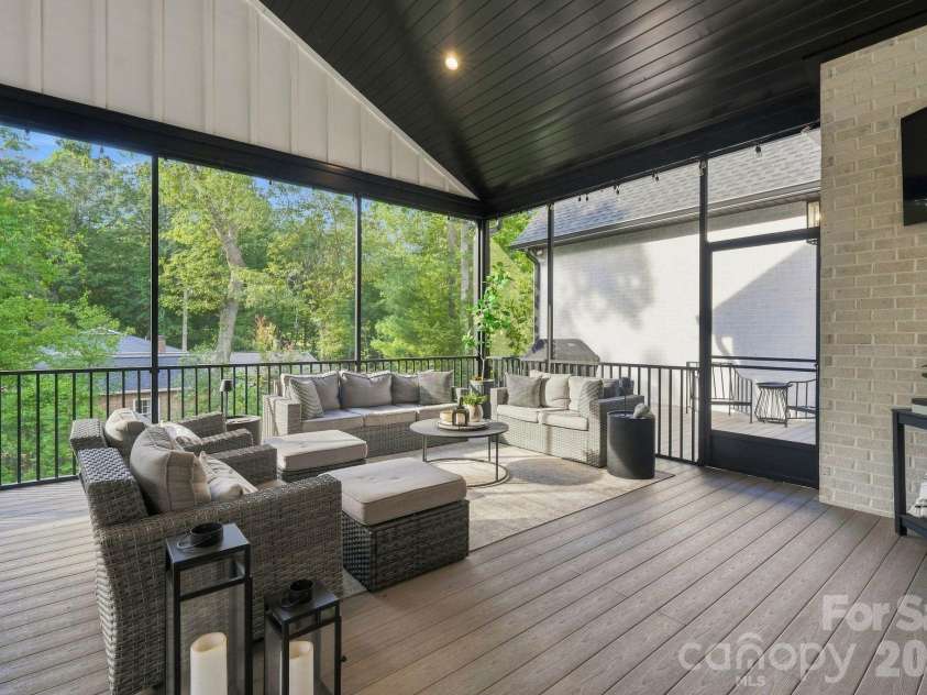 4761 Glen Hollow Lane, Hickory, NC 28601.  MLS# CAR4410689, YatesRealty ID 44071. 
