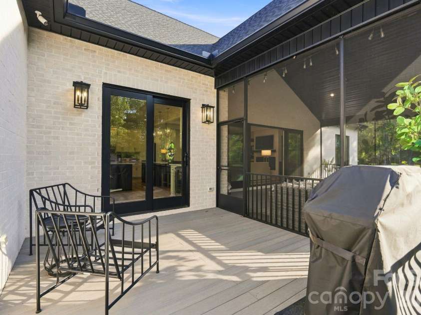 4761 Glen Hollow Lane, Hickory, NC 28601.  MLS# CAR4410689, YatesRealty ID 44071. 