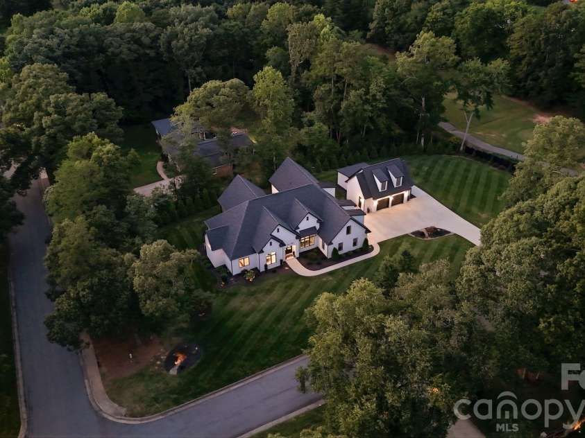 4761 Glen Hollow Lane, Hickory, NC 28601.  MLS# CAR4410689, YatesRealty ID 44071. 