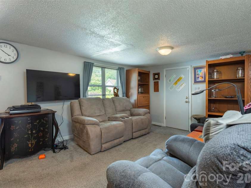 8 First Street, Asheville, NC 28803.  MLS# CAR4413257, YatesRealty ID 44072. 