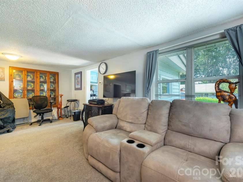 8 First Street, Asheville, NC 28803.  MLS# CAR4413257, YatesRealty ID 44072. 
