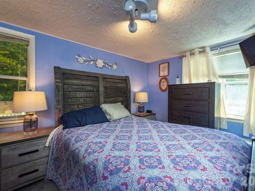 8 First Street, Asheville, NC 28803.  MLS# CAR4413257, YatesRealty ID 44072. 