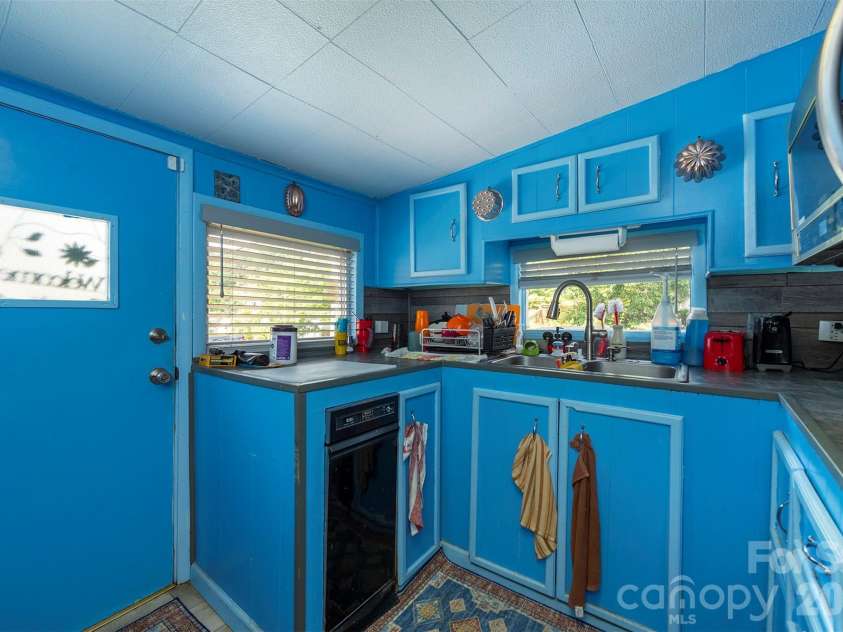 8 First Street, Asheville, NC 28803.  MLS# CAR4413257, YatesRealty ID 44072. 