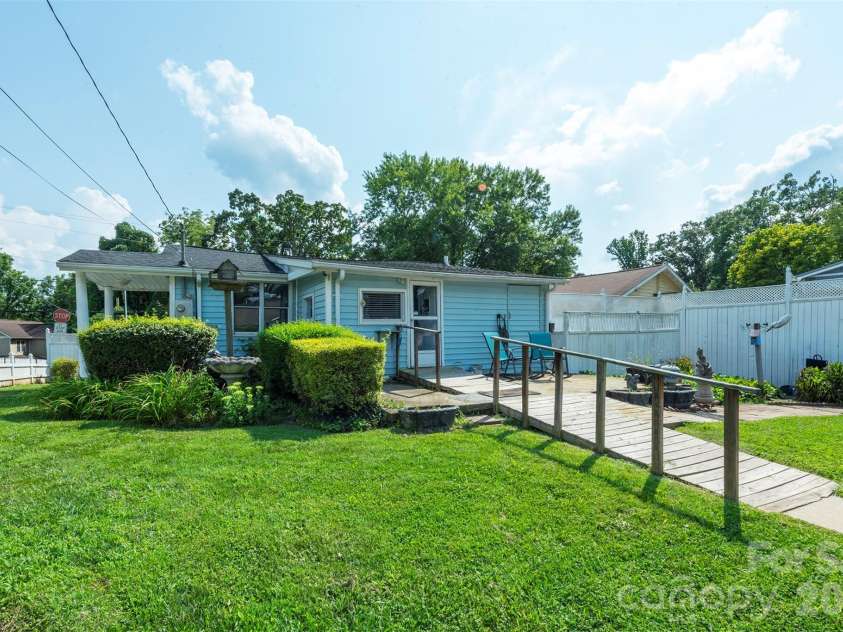 8 First Street, Asheville, NC 28803.  MLS# CAR4413257, YatesRealty ID 44072. 
