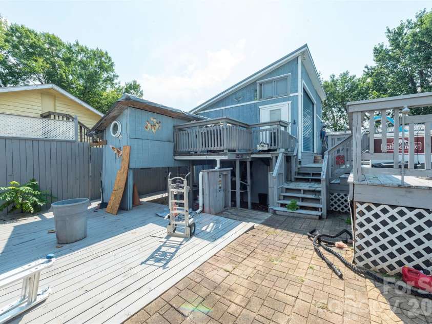 8 First Street, Asheville, NC 28803.  MLS# CAR4413257, YatesRealty ID 44072. 