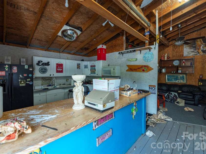 8 First Street, Asheville, NC 28803.  MLS# CAR4413257, YatesRealty ID 44072. 