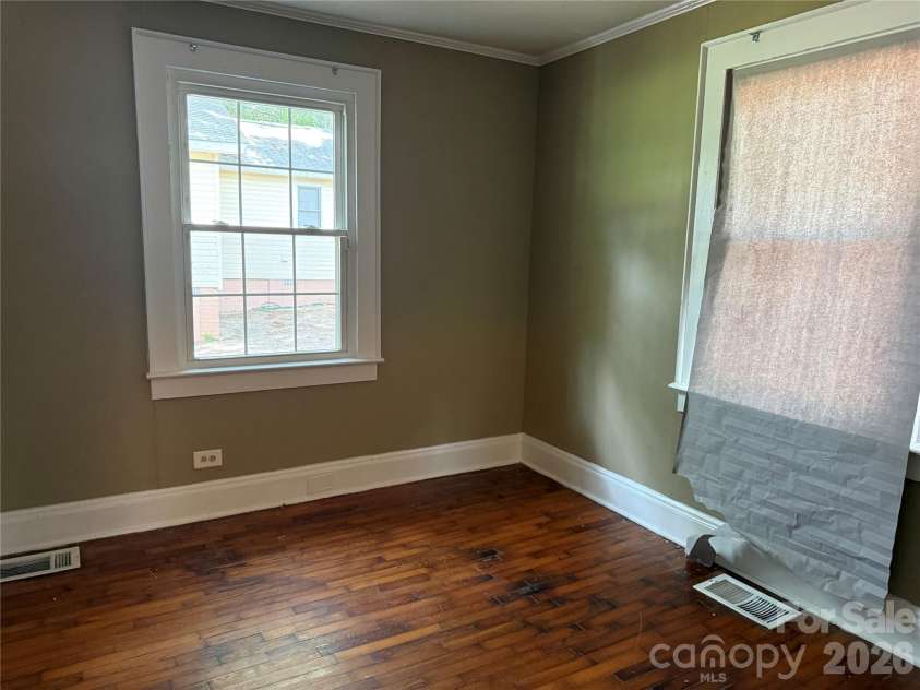 610 4th Avenue, Gastonia, NC 28054.  MLS# CAR4414619, YatesRealty ID 44073. 