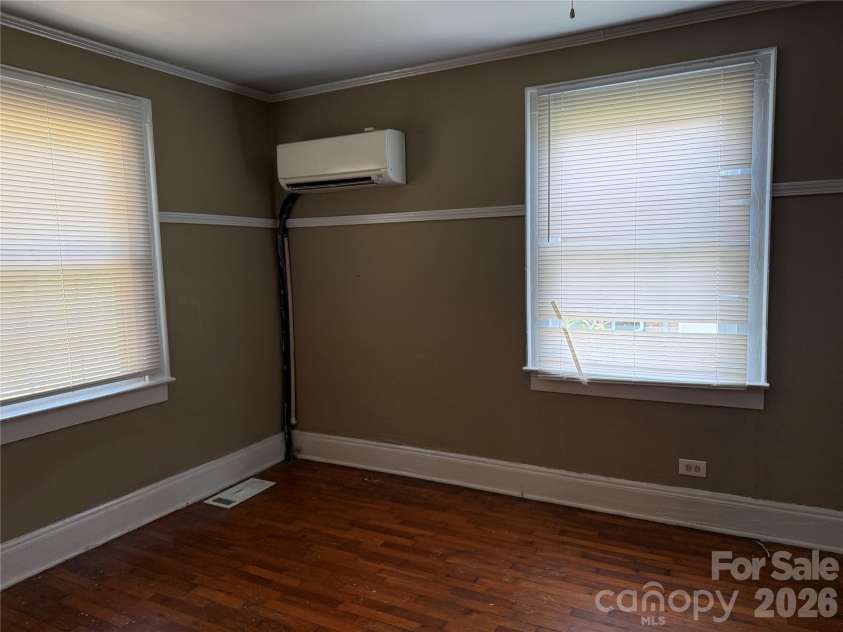 610 4th Avenue, Gastonia, NC 28054.  MLS# CAR4414619, YatesRealty ID 44073. 
