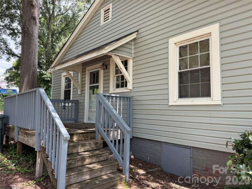 610 4th Avenue, Gastonia, NC 28054.  MLS# CAR4414619, YatesRealty ID 44073. 