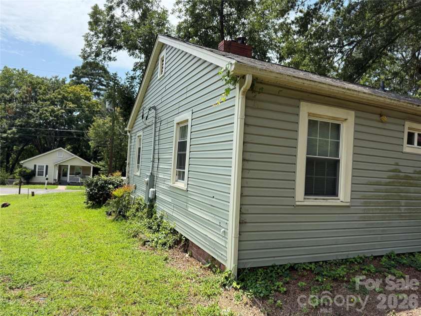 610 4th Avenue, Gastonia, NC 28054.  MLS# CAR4414619, YatesRealty ID 44073. 