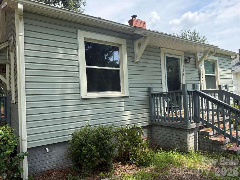 610 4th Avenue, Gastonia, NC 28054.  MLS# CAR4414619, YatesRealty ID 44073. 
