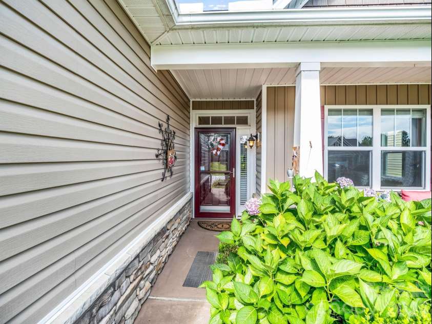93 Foxtail Court, Hendersonville, NC 28792.  MLS# CAR4414198, YatesRealty ID 44074. 