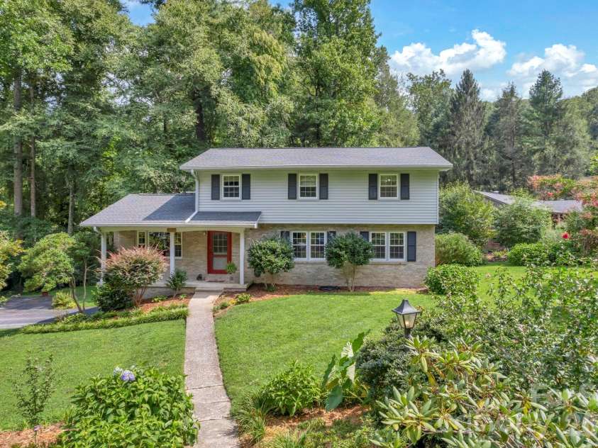 307 Woodland Trail, Laurel Park, NC 28739.  MLS# CAR4413752, YatesRealty ID 44076. 
