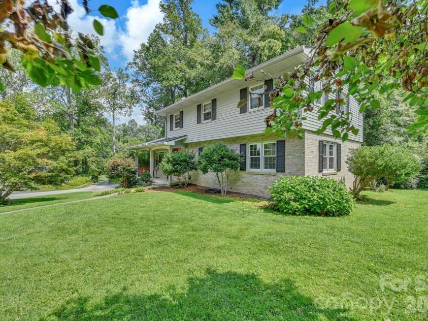 307 Woodland Trail, Laurel Park, NC 28739.  MLS# CAR4413752, YatesRealty ID 44076. 
