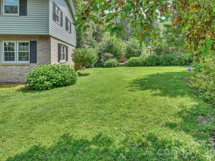307 Woodland Trail, Laurel Park, NC 28739.  MLS# CAR4413752, YatesRealty ID 44076. 