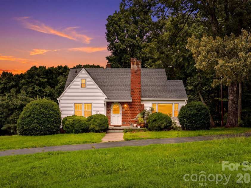 3732 Hickory Highway, Statesville, NC 28677.  MLS# CAR4413535, YatesRealty ID 44078. 
