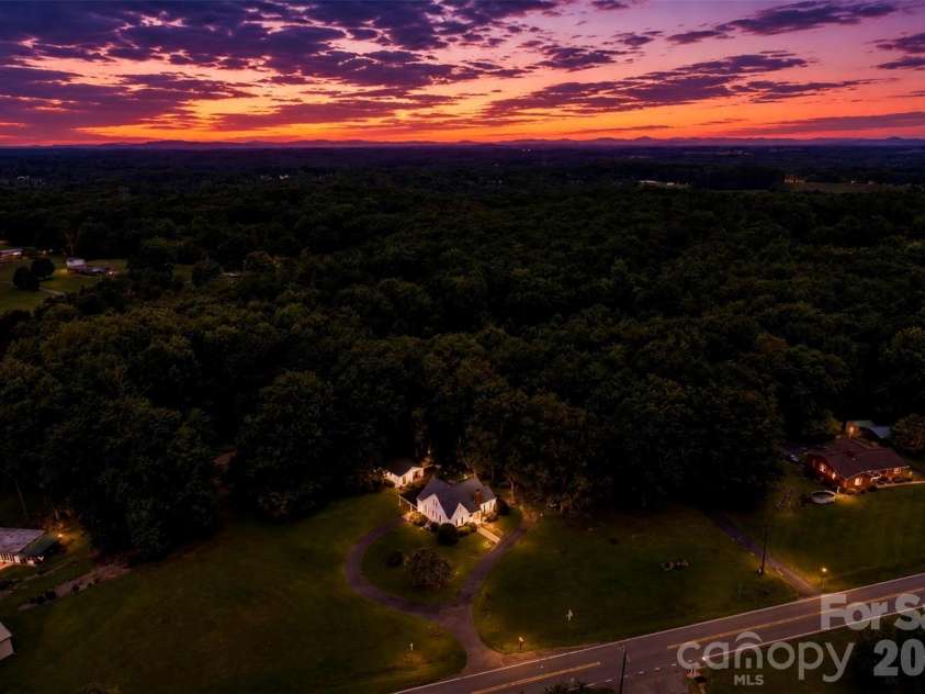 3732 Hickory Highway, Statesville, NC 28677.  MLS# CAR4413535, YatesRealty ID 44078. 