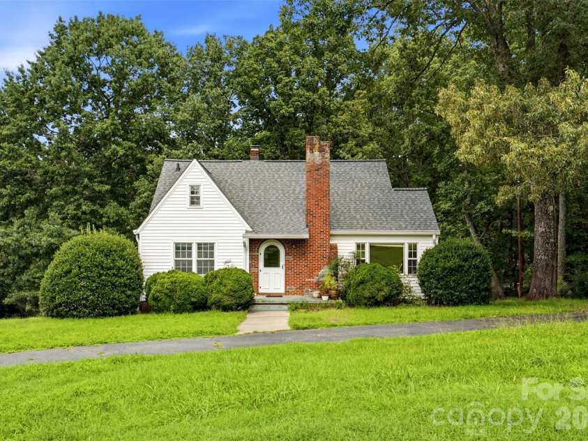 3732 Hickory Highway, Statesville, NC 28677.  MLS# CAR4413535, YatesRealty ID 44078. 