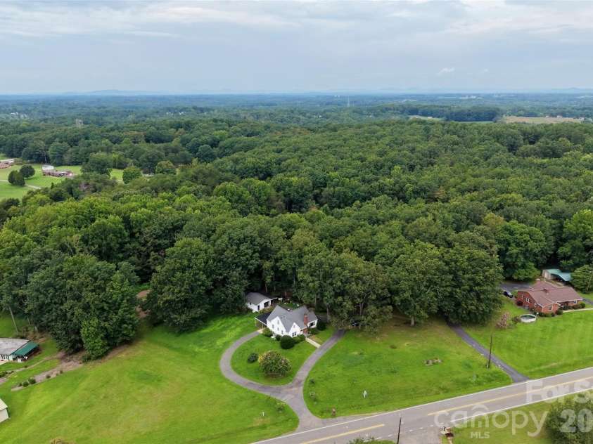 3732 Hickory Highway, Statesville, NC 28677.  MLS# CAR4413535, YatesRealty ID 44078. 