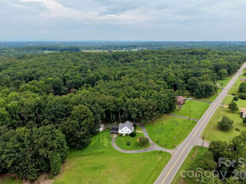 3732 Hickory Highway, Statesville, NC 28677.  MLS# CAR4413535, YatesRealty ID 44078. 
