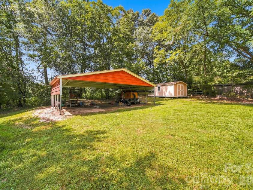 2587 Vision Drive, Catawba, NC 28609.  MLS# CAR4414475, YatesRealty ID 44079. 20'x30' pole barn