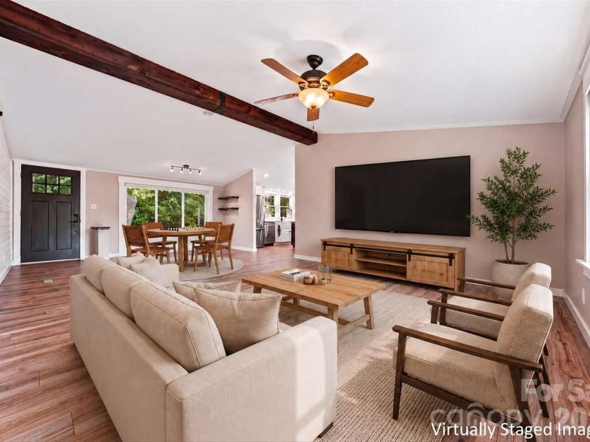 2587 Vision Drive, Catawba, NC 28609.  MLS# CAR4414475, YatesRealty ID 44079. Oversized living room with extra 