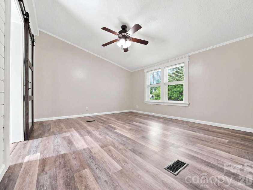 2587 Vision Drive, Catawba, NC 28609.  MLS# CAR4414475, YatesRealty ID 44079. Primary bedroom