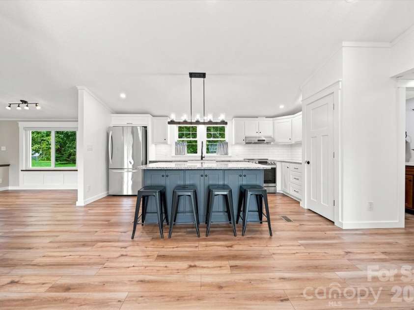 2587 Vision Drive, Catawba, NC 28609.  MLS# CAR4414475, YatesRealty ID 44079. Updated kitchen
