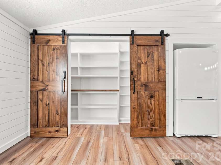 2587 Vision Drive, Catawba, NC 28609.  MLS# CAR4414475, YatesRealty ID 44079. Walk-in pantry
