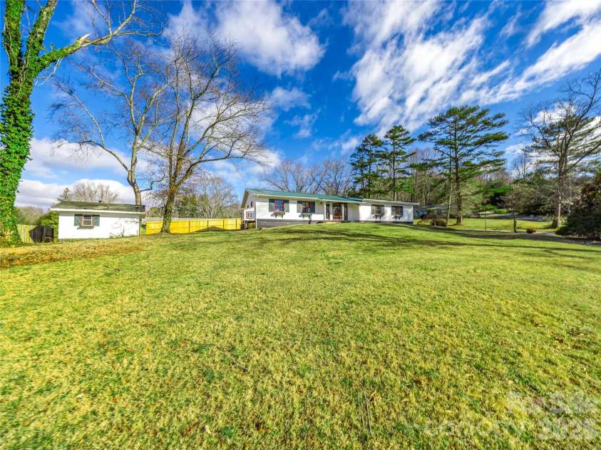 34 Southwicke Drive, Arden, NC 28704.  MLS# CAR4341625, YatesRealty ID 4408. 