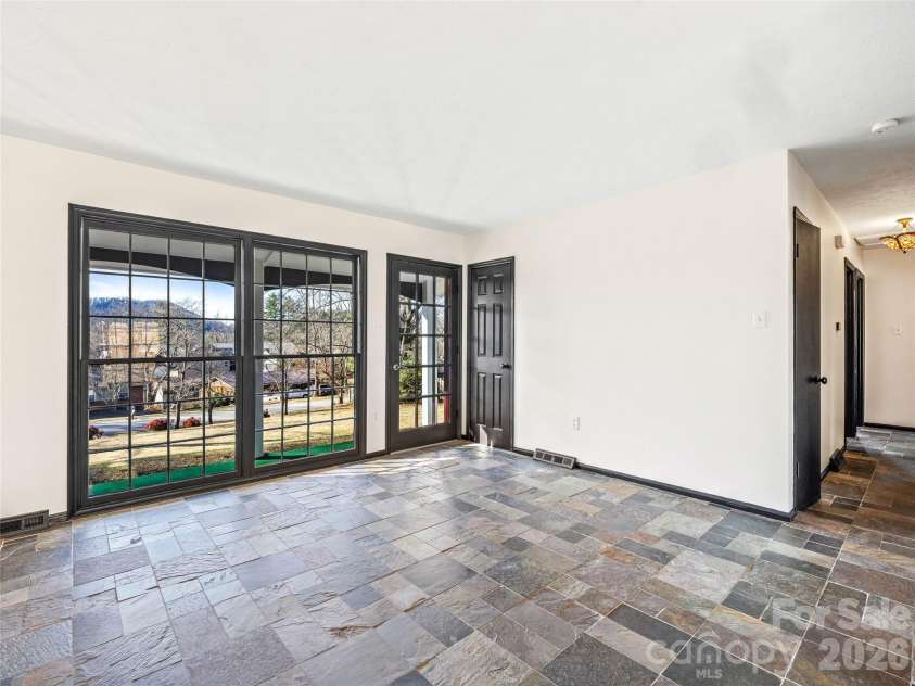 34 Southwicke Drive, Arden, NC 28704.  MLS# CAR4341625, YatesRealty ID 4408. 