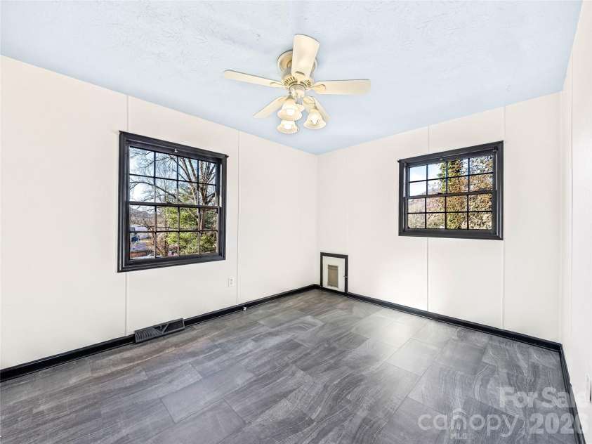 34 Southwicke Drive, Arden, NC 28704.  MLS# CAR4341625, YatesRealty ID 4408. 