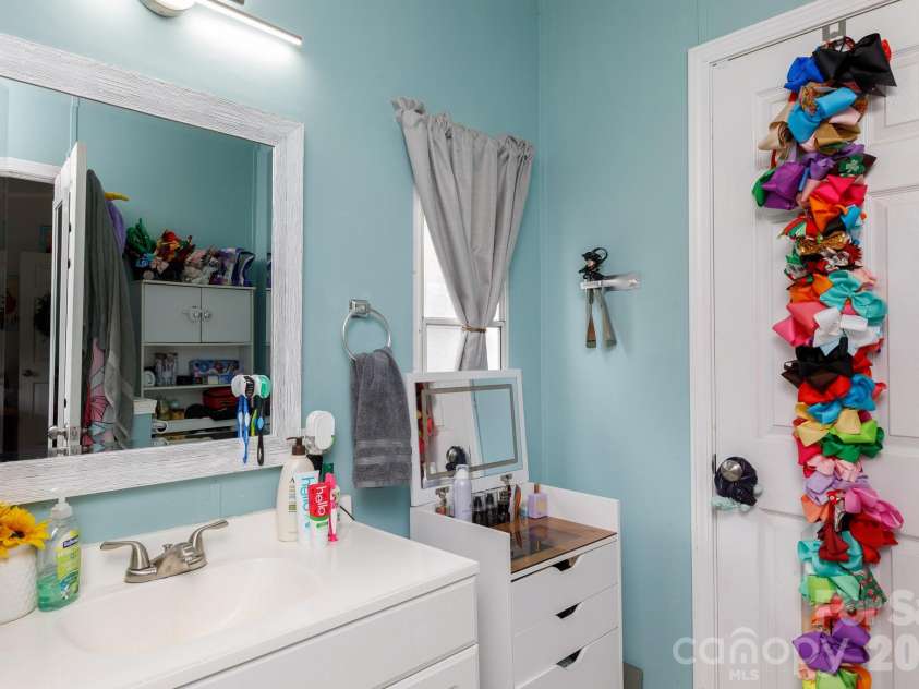 120 Creekstone Lane, York, SC 29745.  MLS# CAR4414611, YatesRealty ID 44080. 