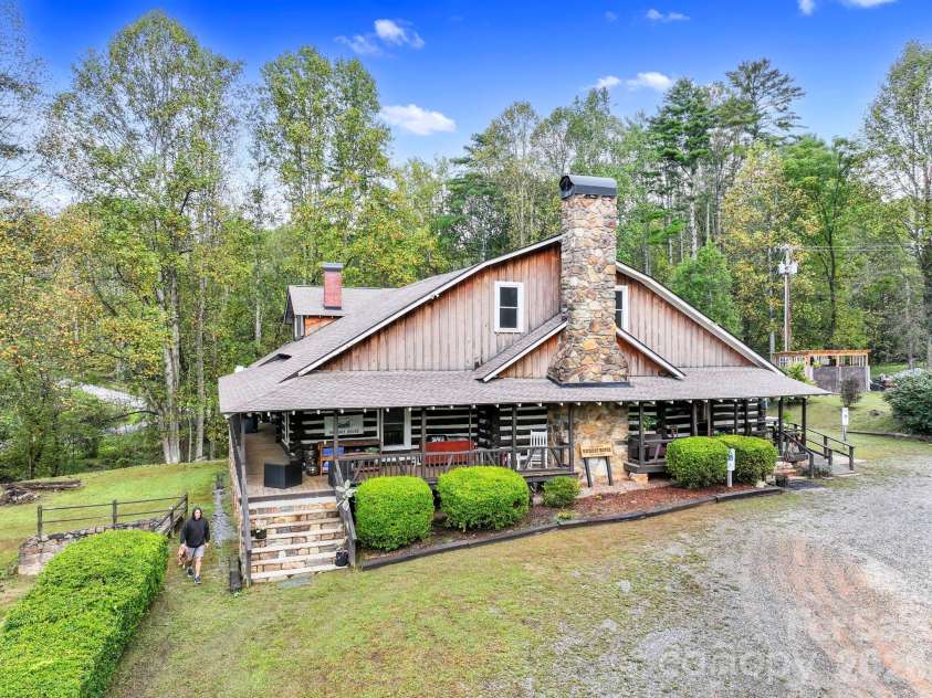 1196 Country Club Road, Brevard, NC 28712.  MLS# CAR4309337, YatesRealty ID 44082. 
