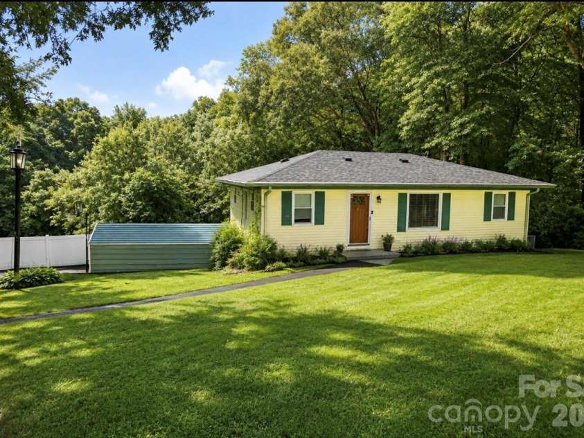 6210 Hilltop Avenue, Kannapolis, NC 28081.  MLS# CAR4412982, YatesRealty ID 44083. Property View