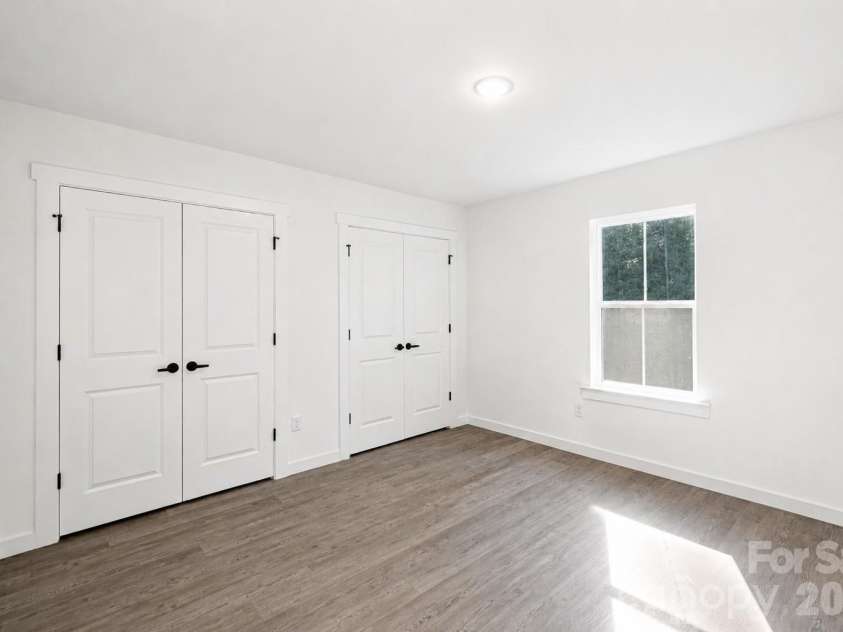 1050 5th Street, Hickory, NC 28601.  MLS# CAR4414436, YatesRealty ID 44084. 