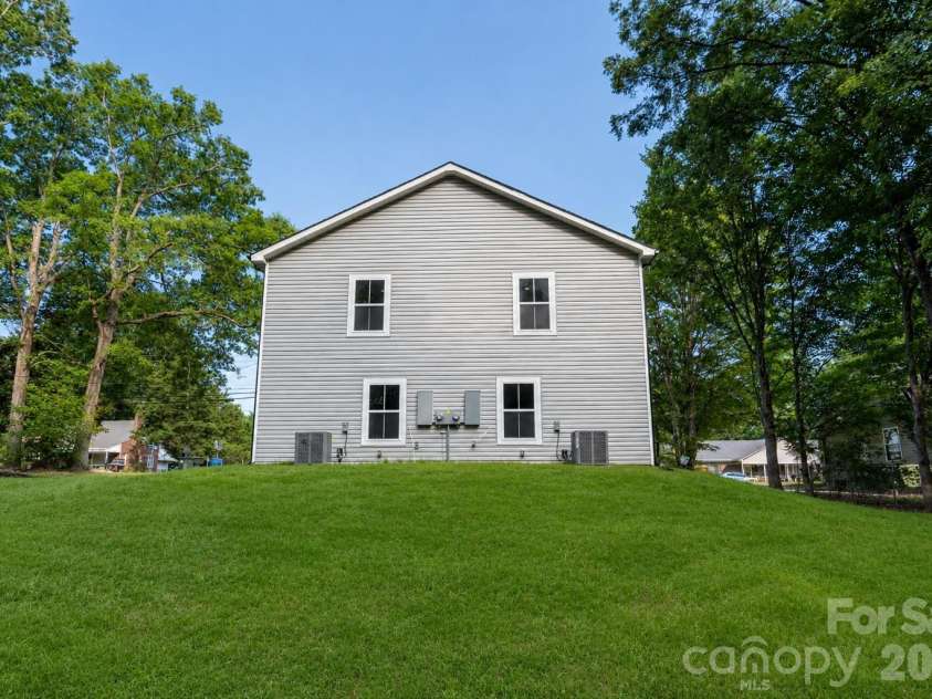 1050 5th Street, Hickory, NC 28601.  MLS# CAR4414436, YatesRealty ID 44084. 