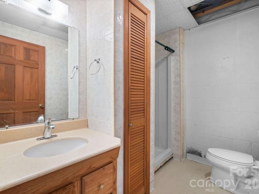 139 Windwood Lane, Troutman, NC 28166.  MLS# CAR4413560, YatesRealty ID 44085. Basement-Bathroom