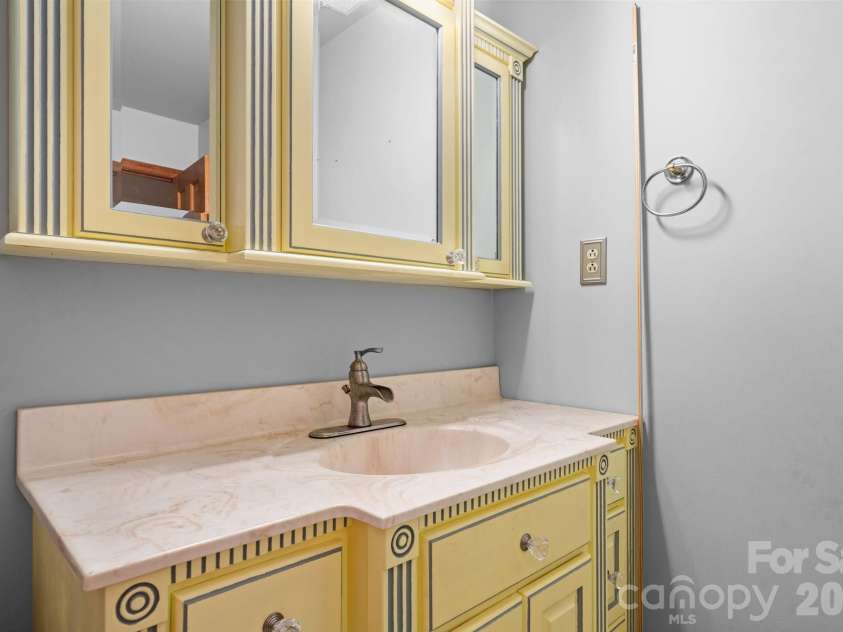 139 Windwood Lane, Troutman, NC 28166.  MLS# CAR4413560, YatesRealty ID 44085. Bathroom