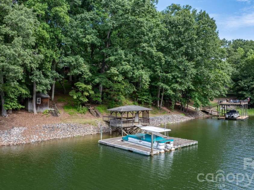 139 Windwood Lane, Troutman, NC 28166.  MLS# CAR4413560, YatesRealty ID 44085. Dock