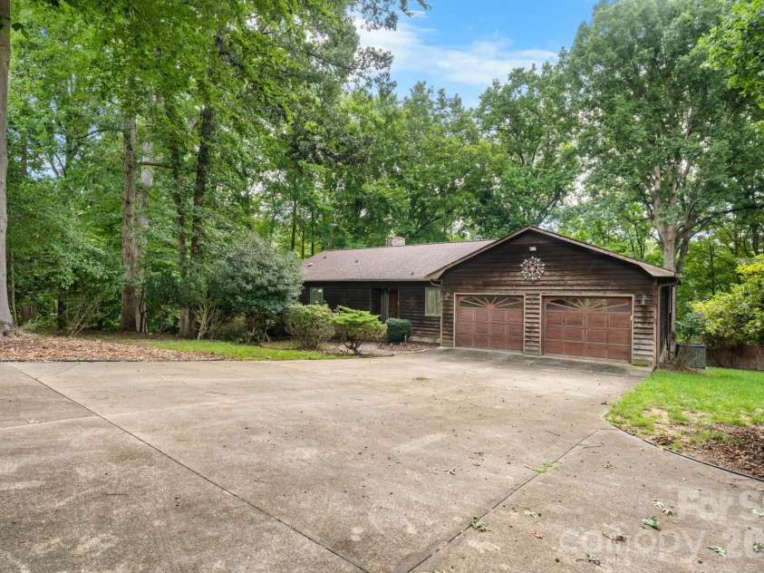139 Windwood Lane, Troutman, NC 28166.  MLS# CAR4413560, YatesRealty ID 44085. Front