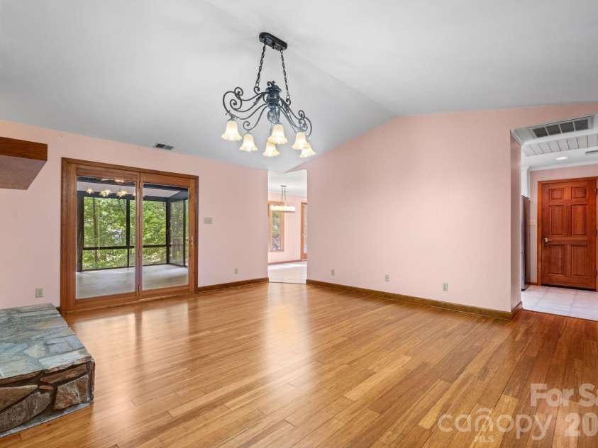 139 Windwood Lane, Troutman, NC 28166.  MLS# CAR4413560, YatesRealty ID 44085. Great Room