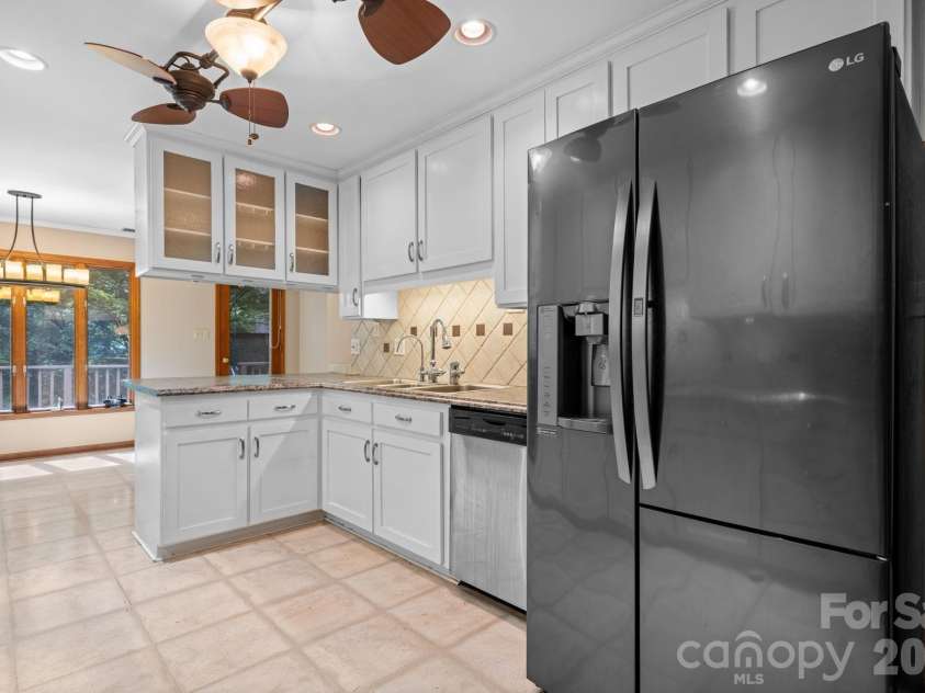 139 Windwood Lane, Troutman, NC 28166.  MLS# CAR4413560, YatesRealty ID 44085. Kitchen