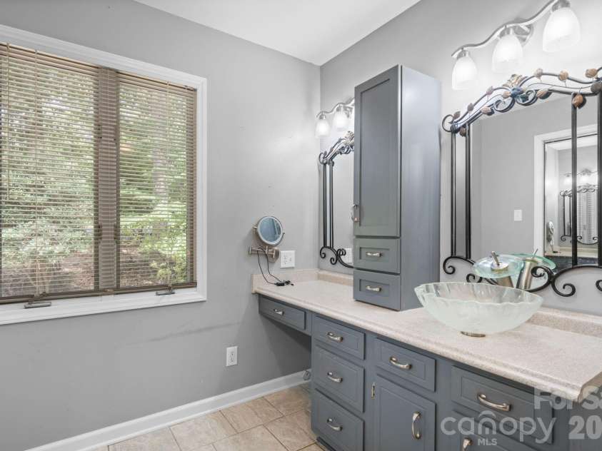 139 Windwood Lane, Troutman, NC 28166.  MLS# CAR4413560, YatesRealty ID 44085. Primary Bathroom