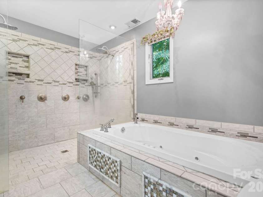 139 Windwood Lane, Troutman, NC 28166.  MLS# CAR4413560, YatesRealty ID 44085. Primary Bathroom