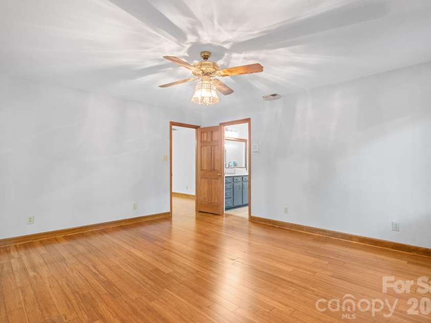 139 Windwood Lane, Troutman, NC 28166.  MLS# CAR4413560, YatesRealty ID 44085. Primary Bedroom