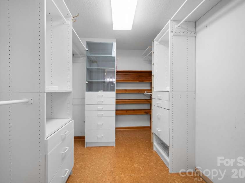 139 Windwood Lane, Troutman, NC 28166.  MLS# CAR4413560, YatesRealty ID 44085. Primary Walk-In Closet