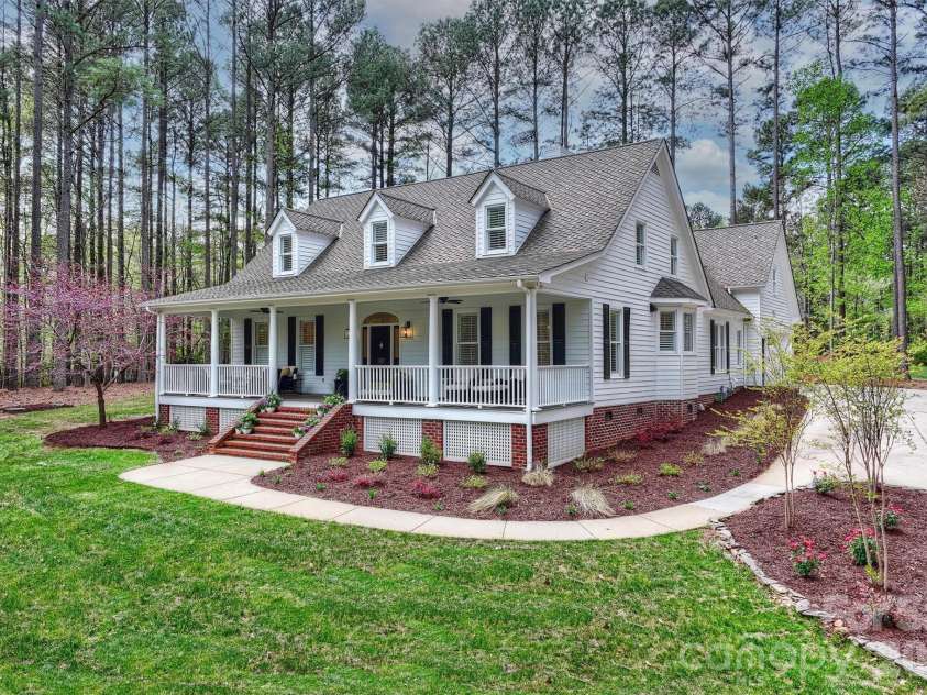 271 Beaten Path Road, Mooresville, NC 28117.  MLS# CAR4364554, YatesRealty ID 44086. 271 Beaten Path